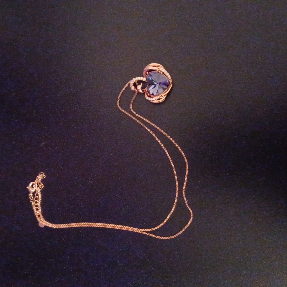 New Purple Swan Pendant Necklace - Picture 7 of 8